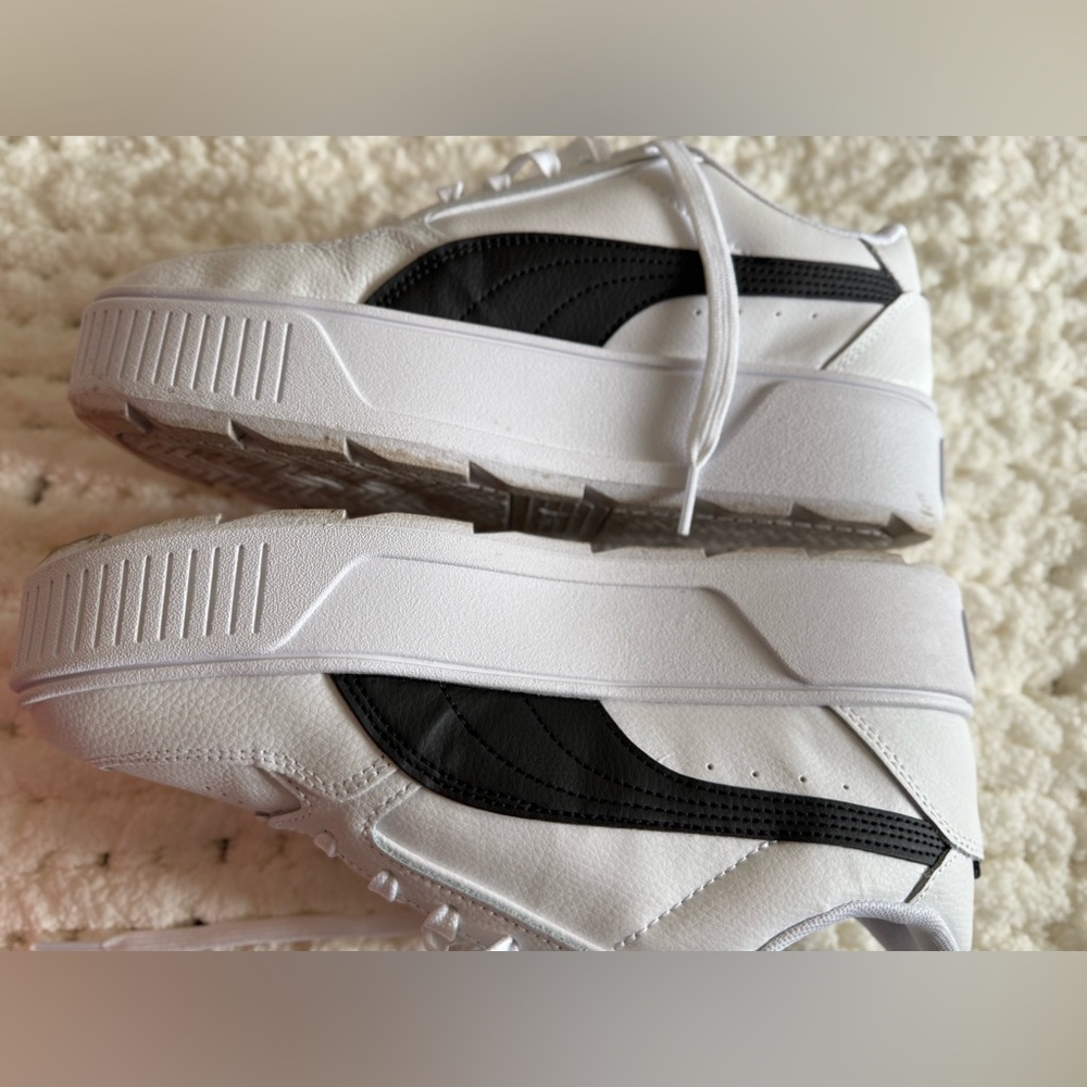 Puma White and Black Platform Sneakers with Gold Accents - Picture 5 of 6